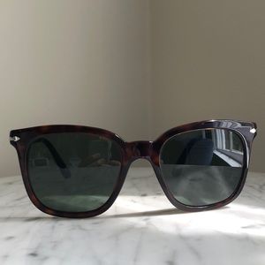 Women’s 24/31 Persol sunglasses